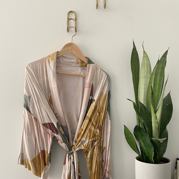oysho Other - Oysho kimono robe